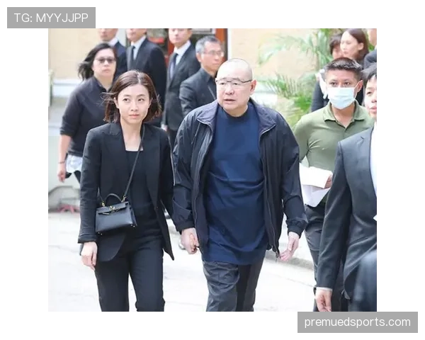 假设把陈一冰丢进豪宅综艺，训练服和爱马仕包同框我先笑了