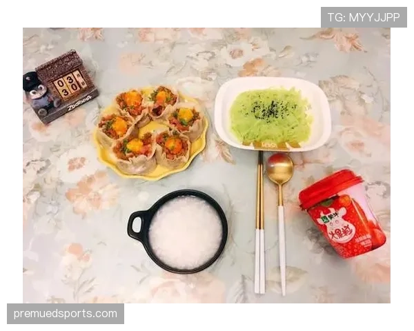 吴柳芳又发早餐照,随手一个杯子都值我半个月工资,坐那儿空气都高级感满满 吴柳芳又发早餐照,随手一个杯子都值我半个月工资,坐那儿空气都高级感满满